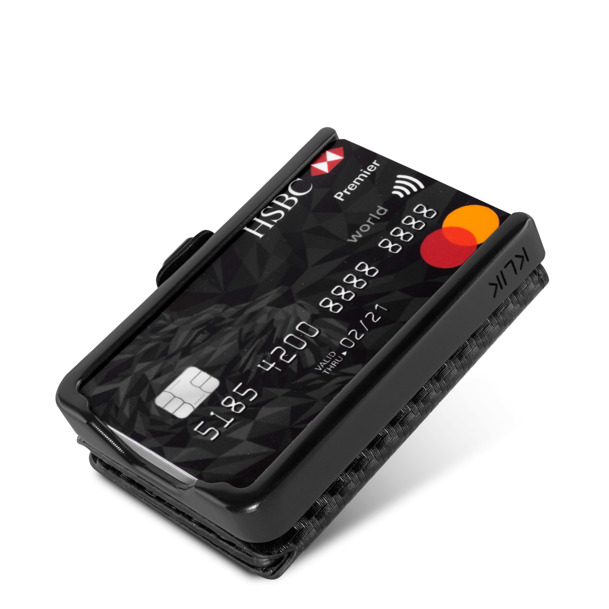 Portafoglio visto da dietro laterale con inserito una carta di credito. Sfondo chiaro